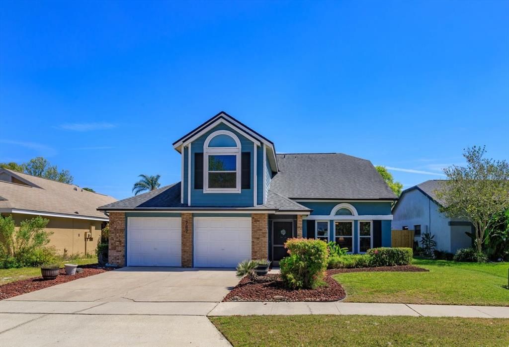 Ready to move in 4 Bedroom 3 Full Bathroom two story home in Lake Mary