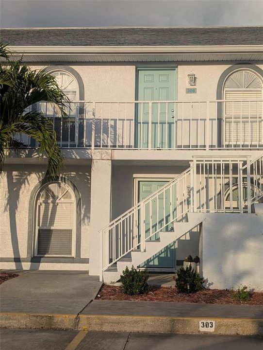 For Sale: $177,000 (2 beds, 2 baths, 1024 Square Feet)