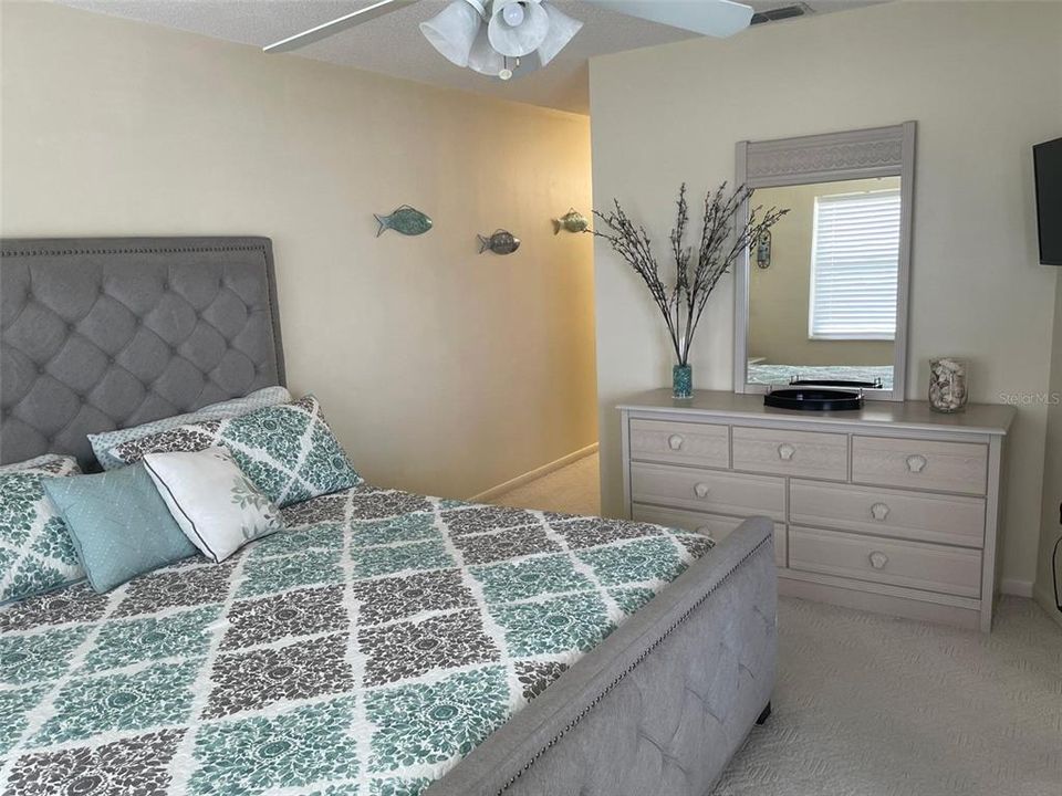 For Sale: $177,000 (2 beds, 2 baths, 1024 Square Feet)