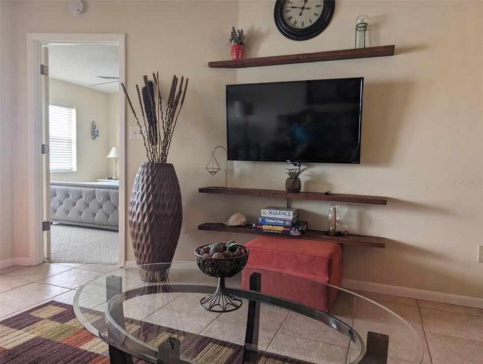 For Sale: $177,000 (2 beds, 2 baths, 1024 Square Feet)