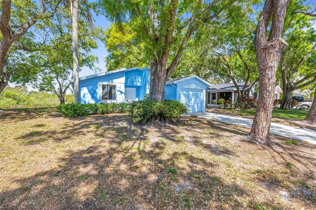 最近售出: $249,000 (2 贝兹, 1 浴室, 1071 平方英尺)