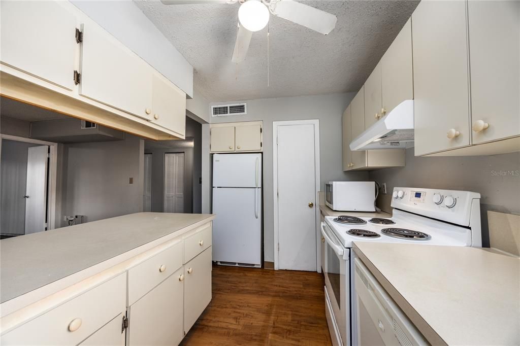 En Venta: $84,000 (2 camas, 1 baños, 876 Pies cuadrados)