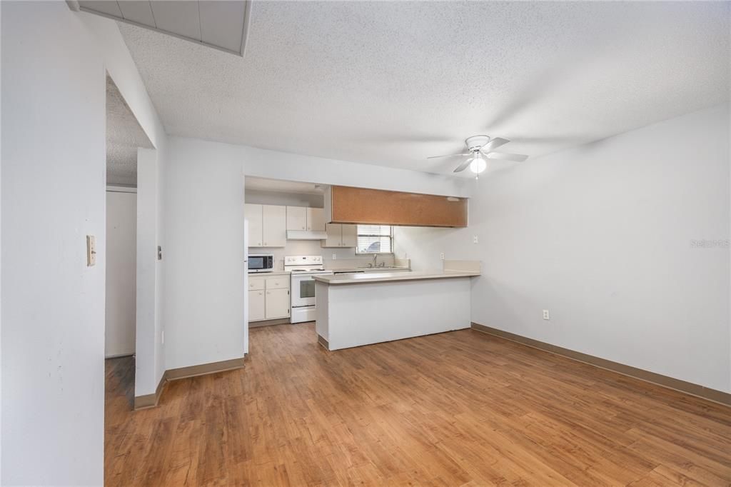 En Venta: $84,000 (2 camas, 1 baños, 876 Pies cuadrados)