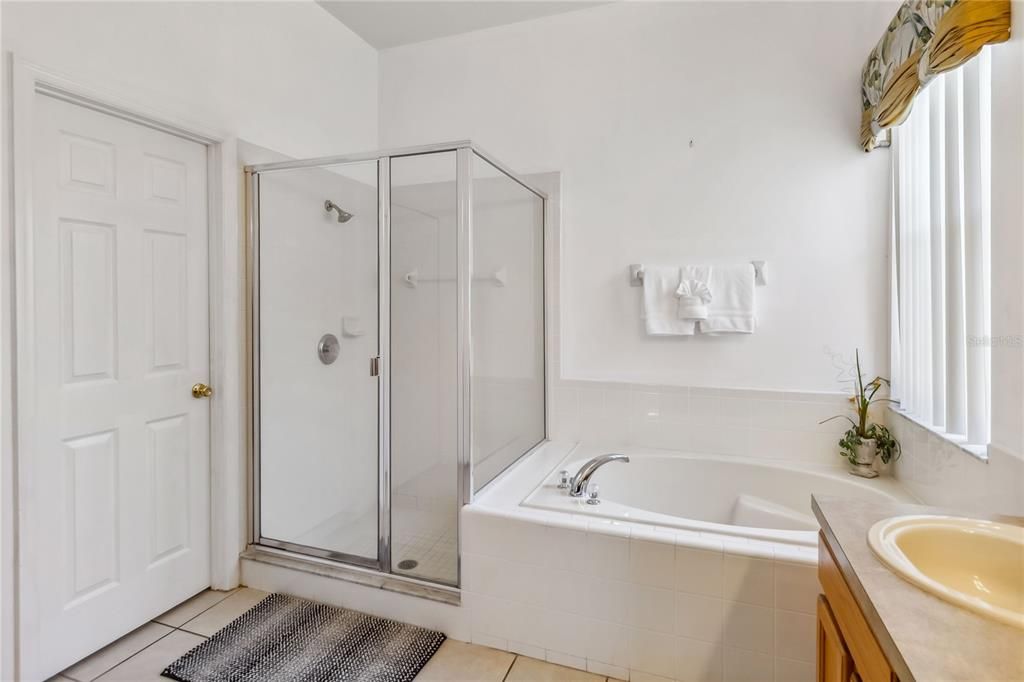 На продажу: $447,900 (4 спален, 3 ванн, 2513 Квадратных фут)