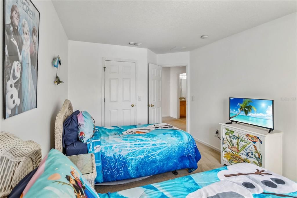 На продажу: $447,900 (4 спален, 3 ванн, 2513 Квадратных фут)