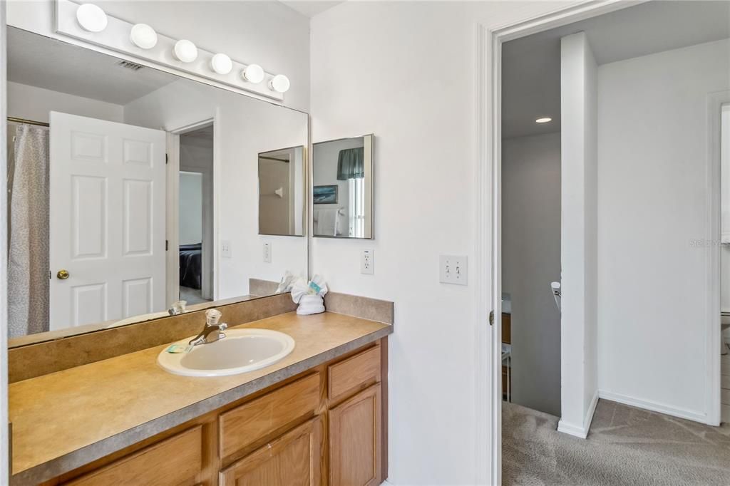 На продажу: $447,900 (4 спален, 3 ванн, 2513 Квадратных фут)