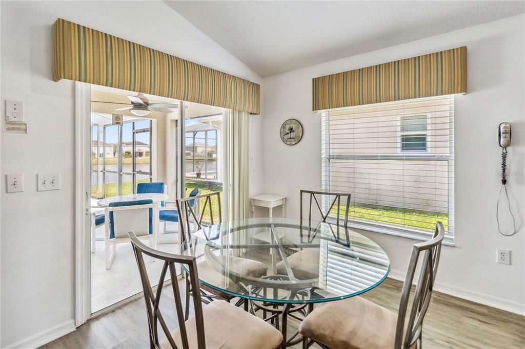 На продажу: $447,900 (4 спален, 3 ванн, 2513 Квадратных фут)