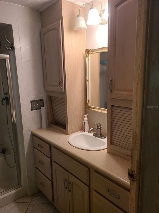 На продажу: $134,900 (2 спален, 2 ванн, 1232 Квадратных фут)