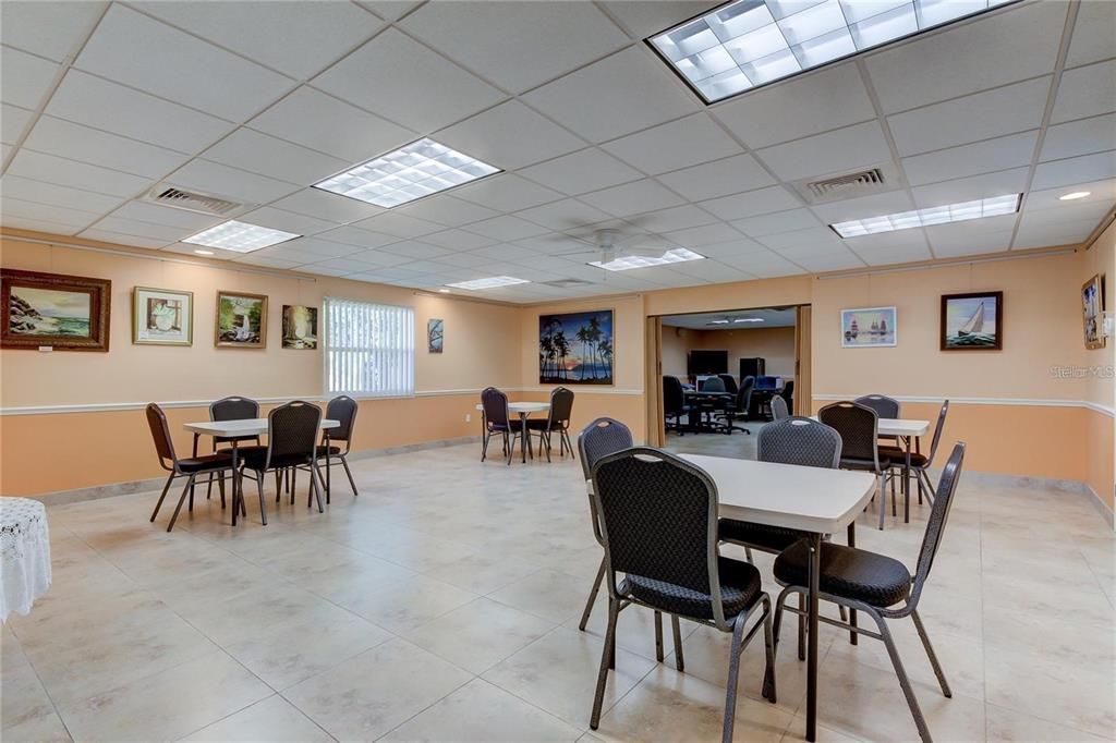 На продажу: $134,900 (2 спален, 2 ванн, 1232 Квадратных фут)