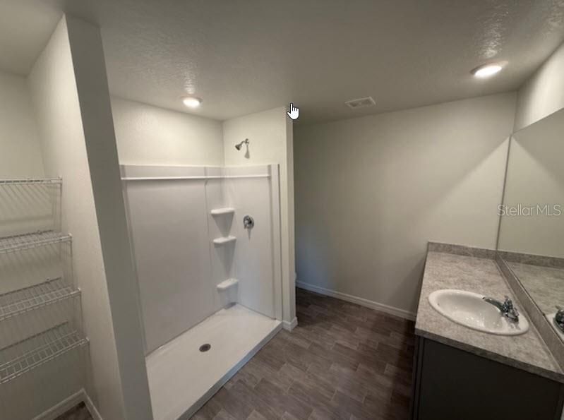 На продажу: $319,990 (3 спален, 2 ванн, 1552 Квадратных фут)