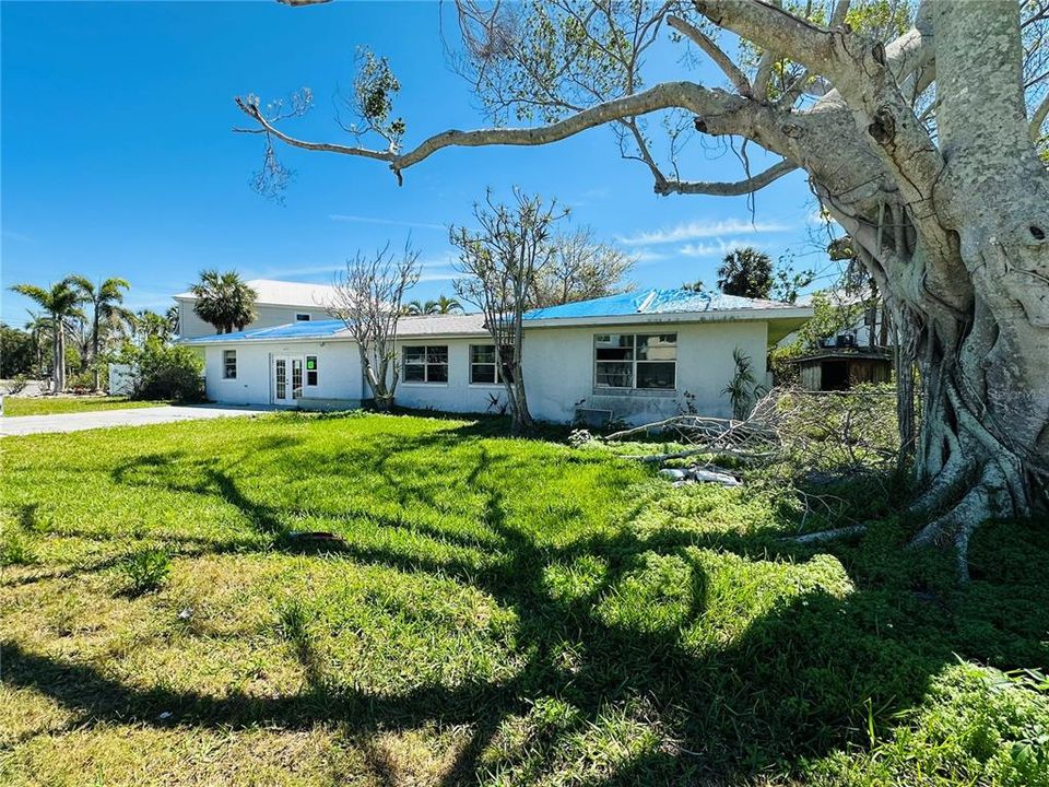 Activo con contrato: $759,900 (4 camas, 2 baños, 1992 Pies cuadrados)