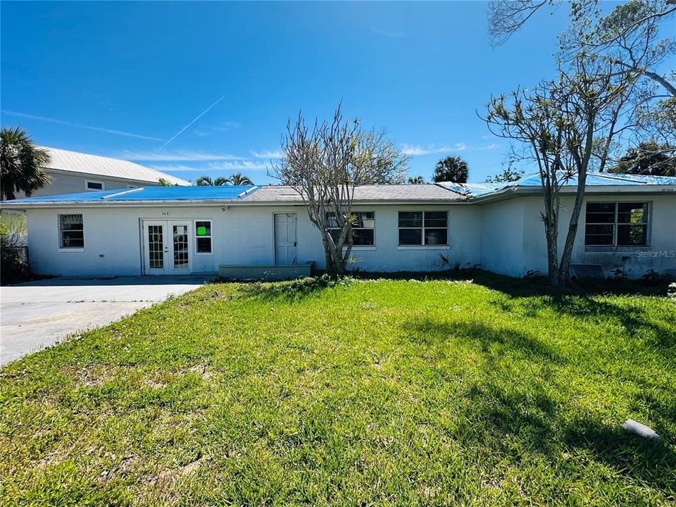 Activo con contrato: $759,900 (4 camas, 2 baños, 1992 Pies cuadrados)