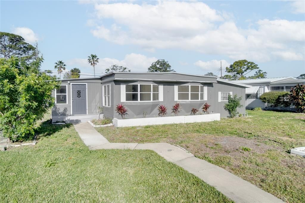 最近售出: $145,000 (3 贝兹, 2 浴室, 1122 平方英尺)