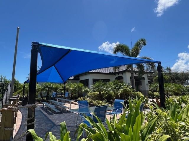 For Rent: $3,900 (2 beds, 2 baths, 1162 Square Feet)