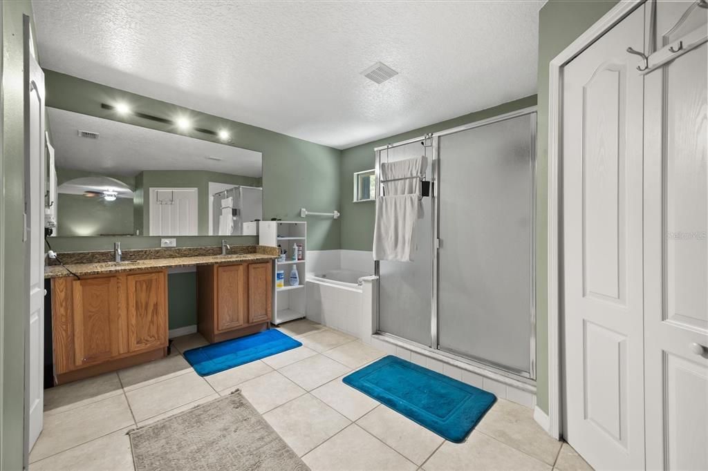 En Venta: $509,000 (5 camas, 3 baños, 2619 Pies cuadrados)