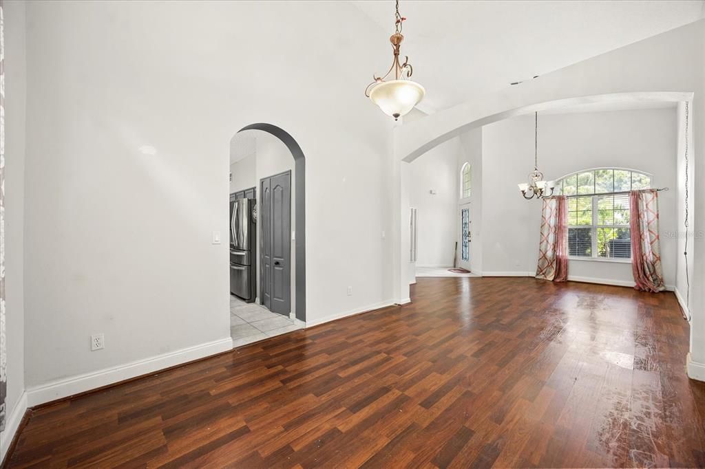 En Venta: $509,000 (5 camas, 3 baños, 2619 Pies cuadrados)