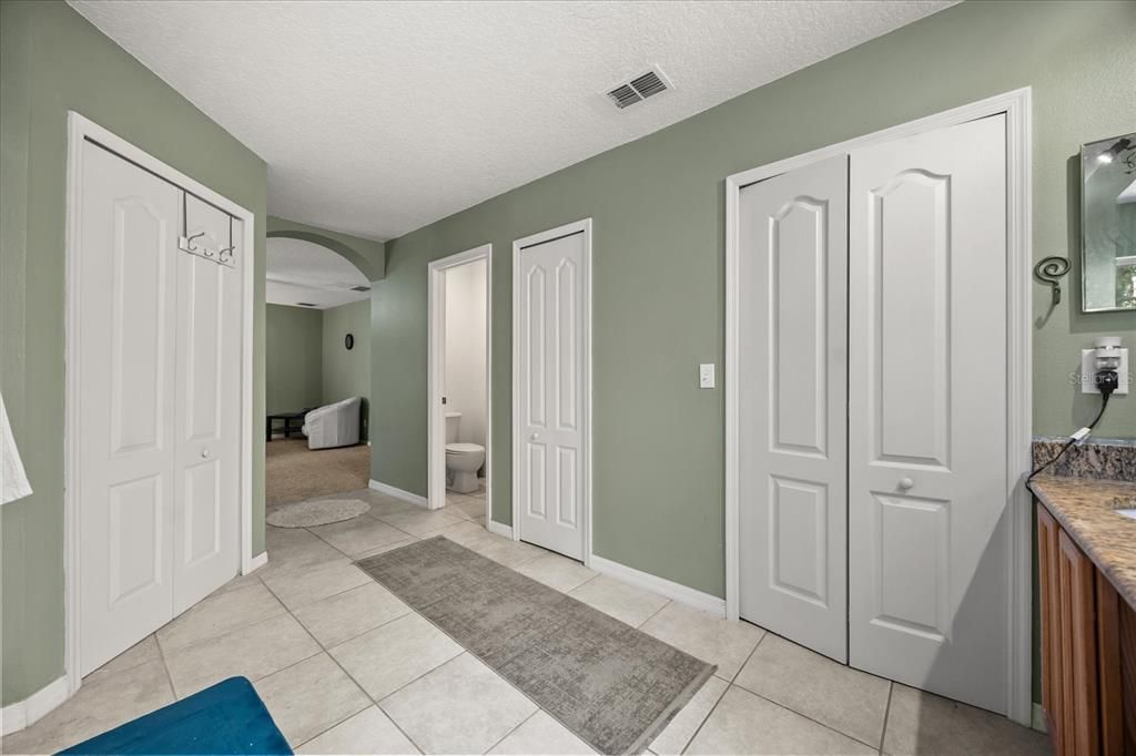 En Venta: $509,000 (5 camas, 3 baños, 2619 Pies cuadrados)