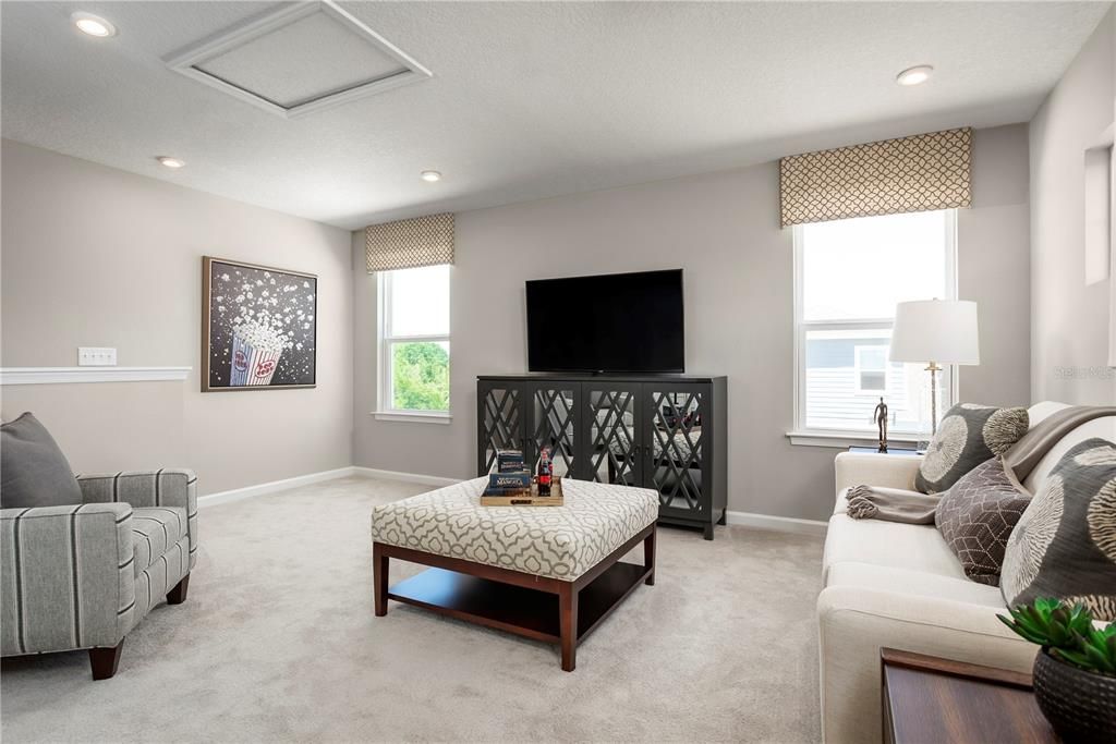 Под контрактом: $539,990 (3 спален, 3 ванн, 2384 Квадратных фут)