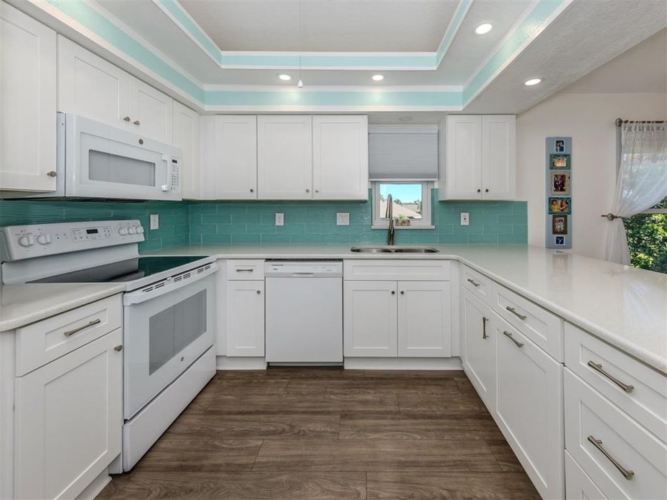 For Sale: $269,900 (3 beds, 2 baths, 1338 Square Feet)