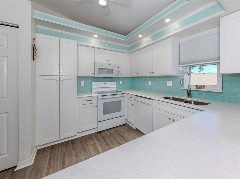 For Sale: $269,900 (3 beds, 2 baths, 1338 Square Feet)