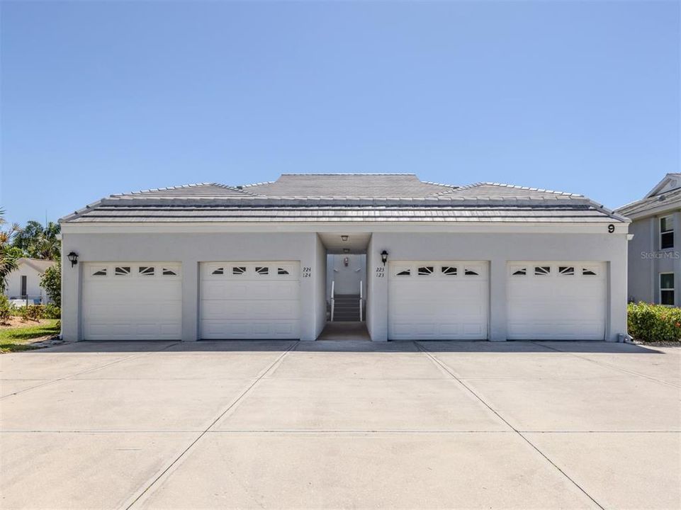 For Sale: $269,900 (3 beds, 2 baths, 1338 Square Feet)