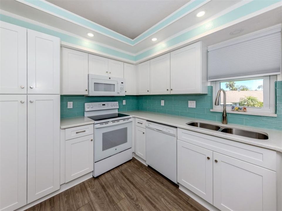 For Sale: $269,900 (3 beds, 2 baths, 1338 Square Feet)