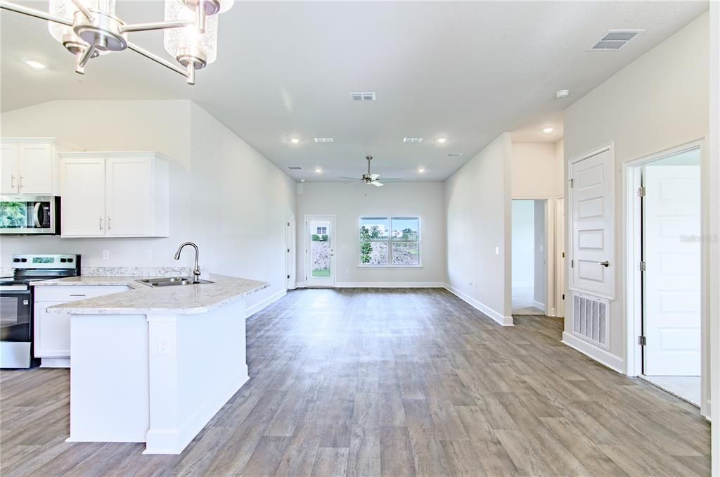 En Venta: $295,700 (3 camas, 2 baños, 1505 Pies cuadrados)