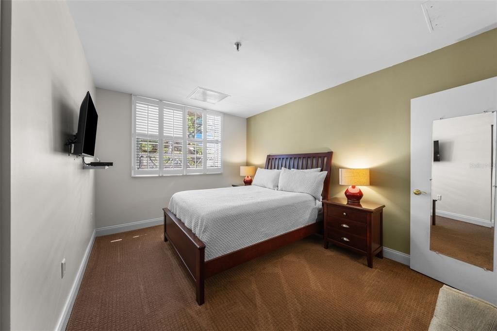 For Sale: $1,599,000 (2 beds, 2 baths, 2442 Square Feet)