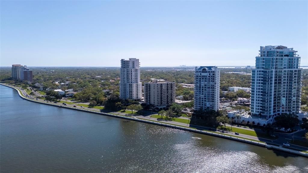 For Sale: $1,599,000 (2 beds, 2 baths, 2442 Square Feet)