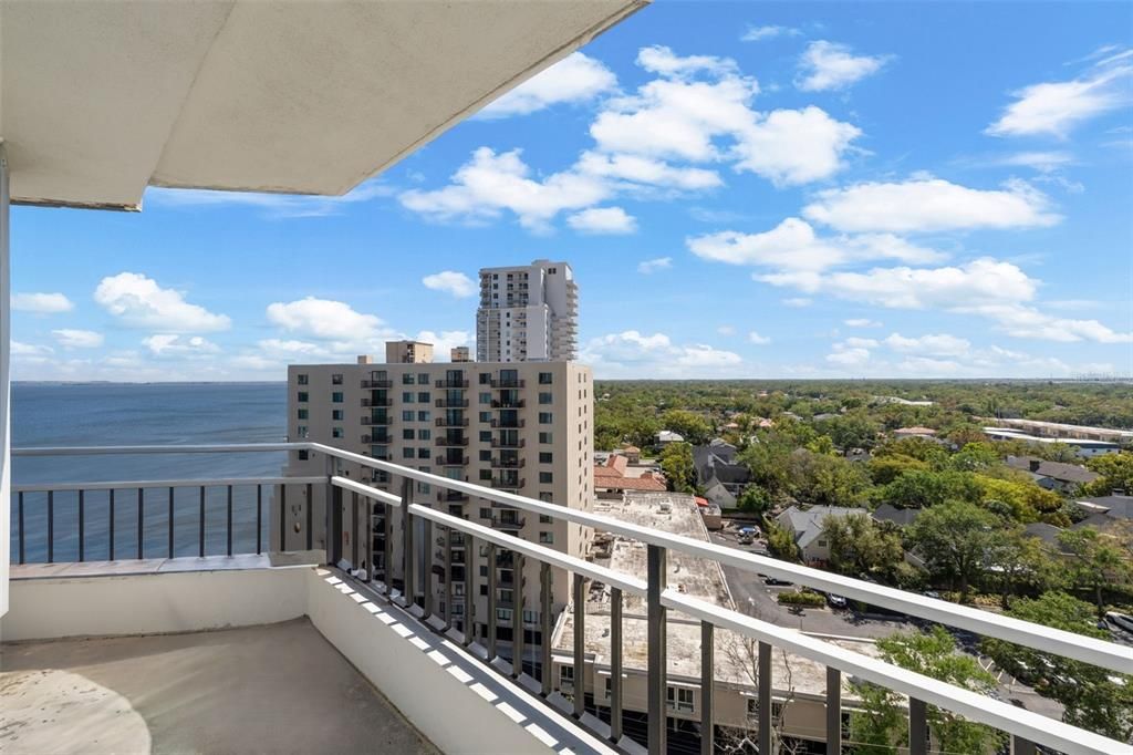 For Sale: $1,599,000 (2 beds, 2 baths, 2442 Square Feet)