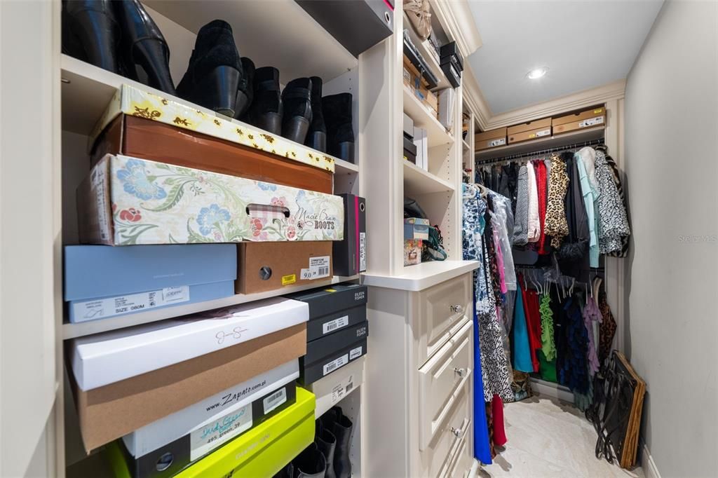 For Sale: $1,599,000 (2 beds, 2 baths, 2442 Square Feet)