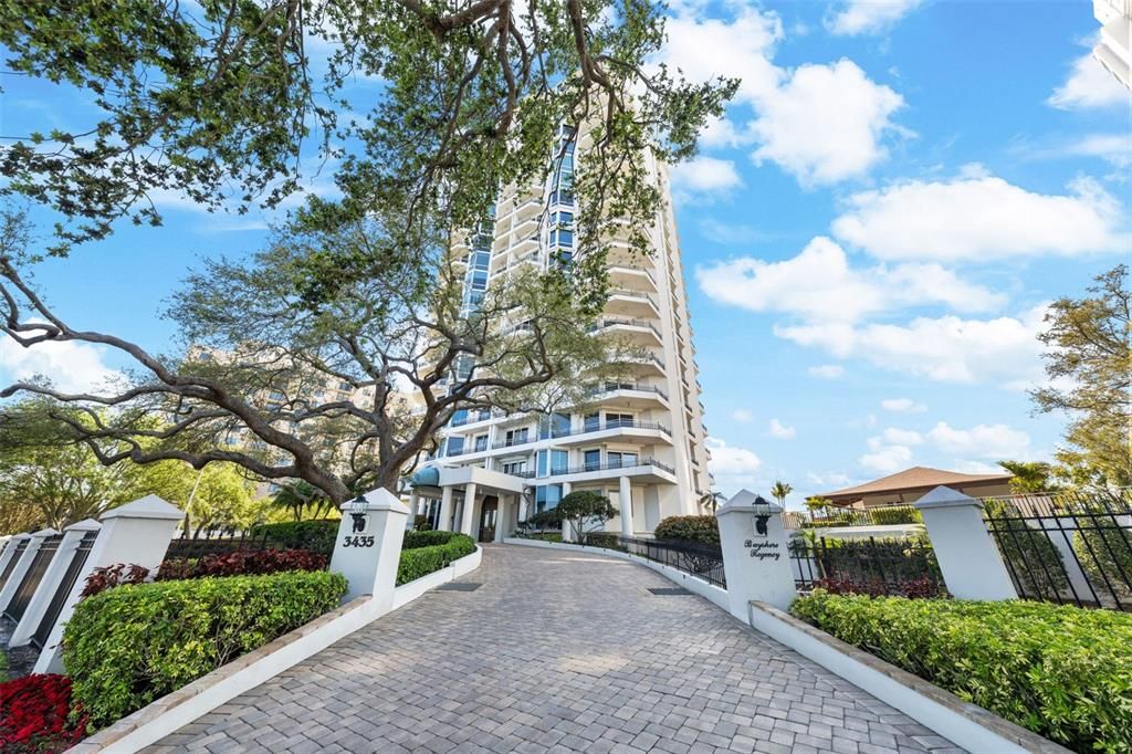 For Sale: $1,599,000 (2 beds, 2 baths, 2442 Square Feet)