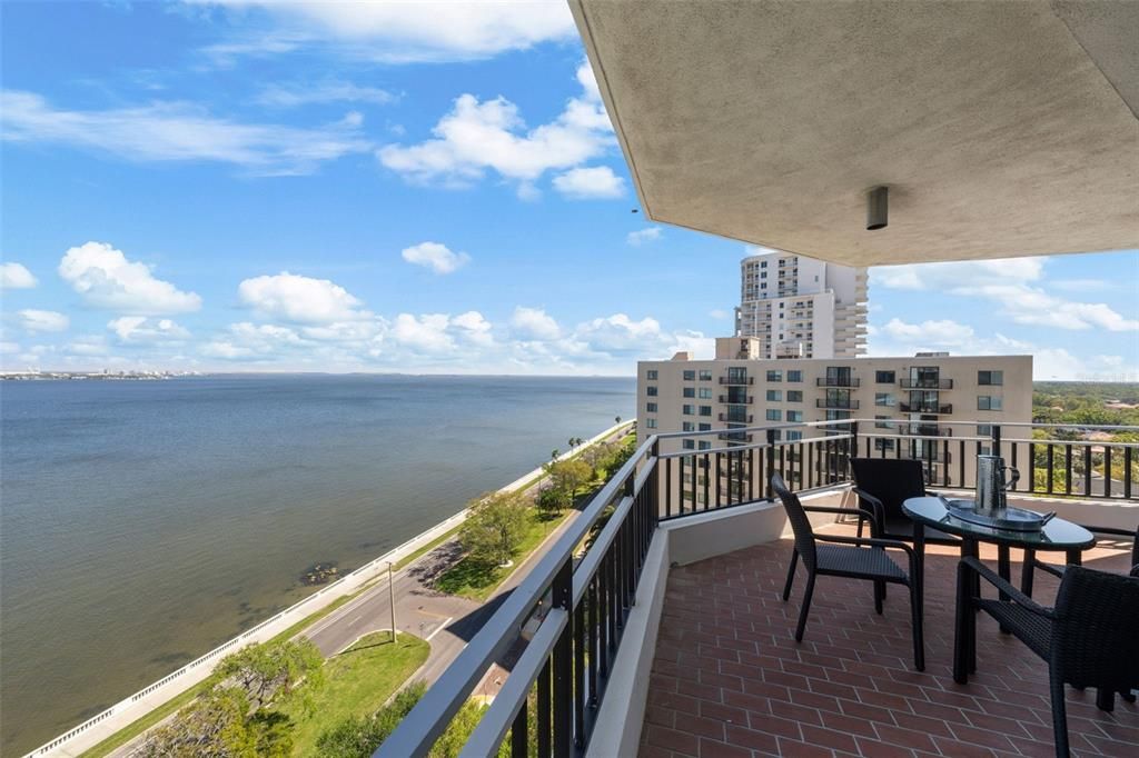 For Sale: $1,599,000 (2 beds, 2 baths, 2442 Square Feet)