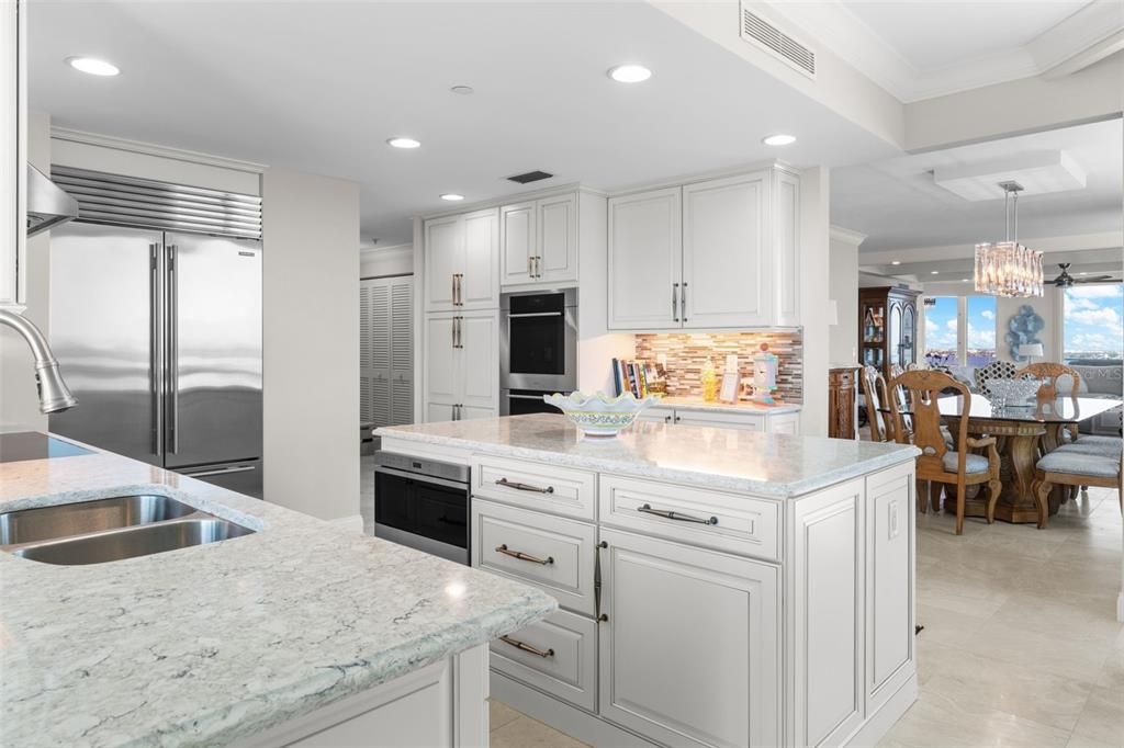 For Sale: $1,599,000 (2 beds, 2 baths, 2442 Square Feet)