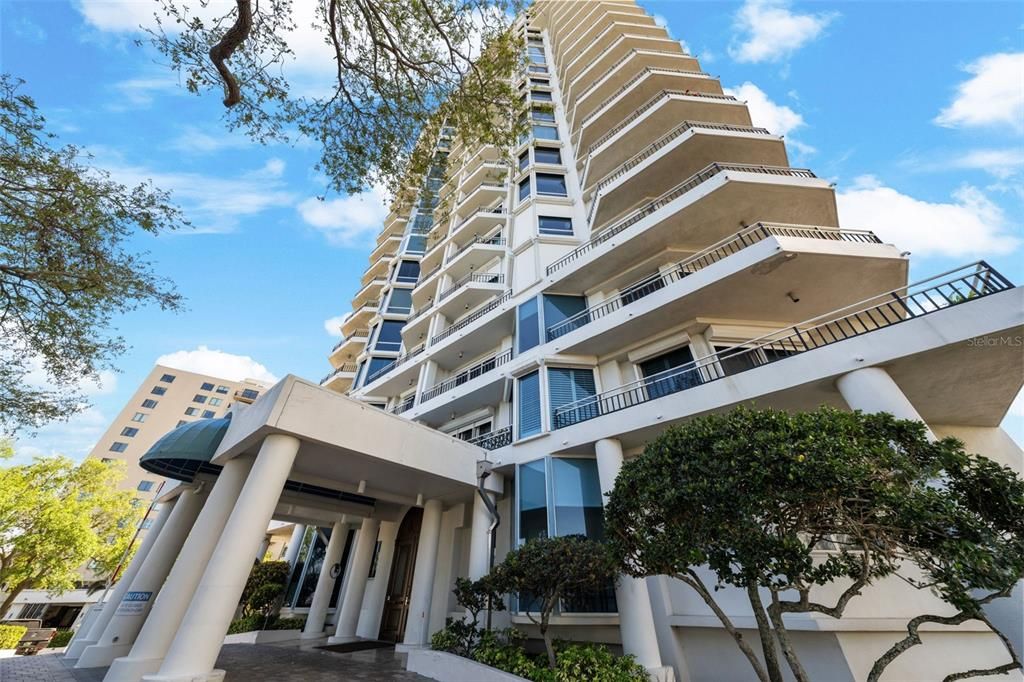 For Sale: $1,599,000 (2 beds, 2 baths, 2442 Square Feet)