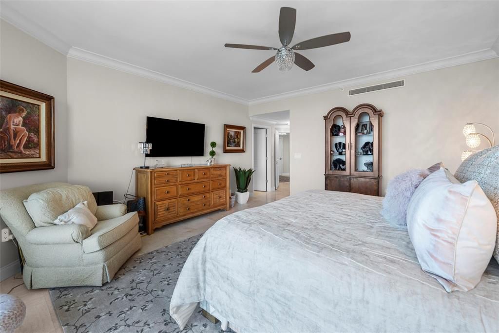 For Sale: $1,599,000 (2 beds, 2 baths, 2442 Square Feet)