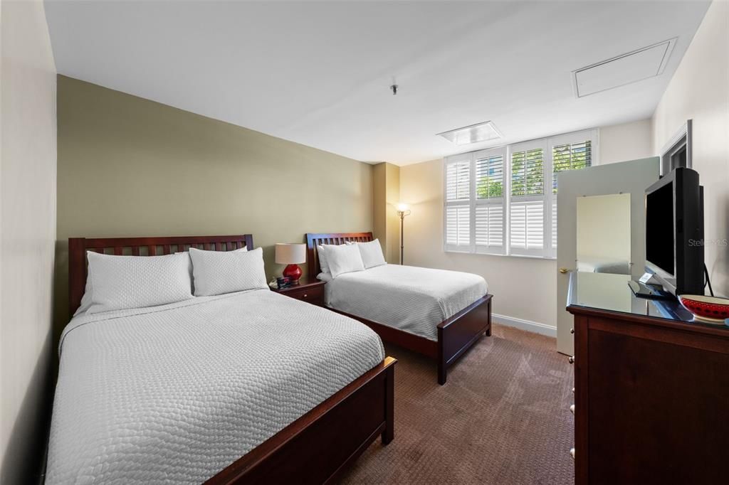 For Sale: $1,599,000 (2 beds, 2 baths, 2442 Square Feet)