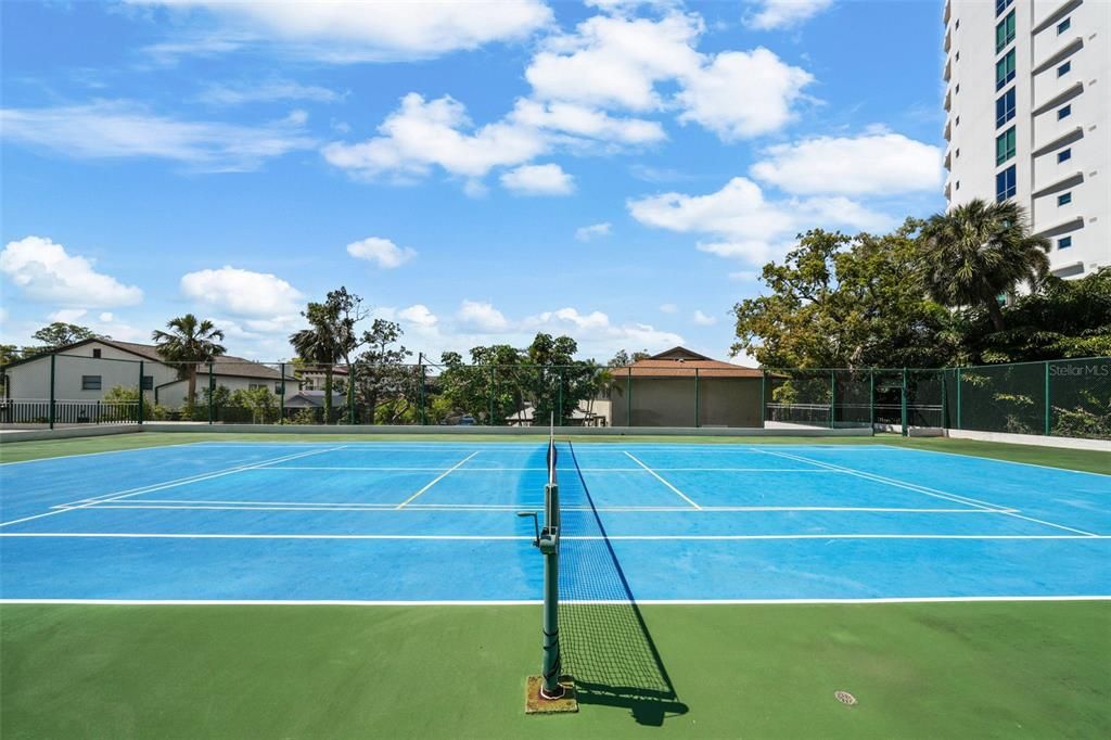 For Sale: $1,599,000 (2 beds, 2 baths, 2442 Square Feet)