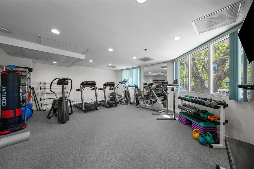 For Sale: $1,599,000 (2 beds, 2 baths, 2442 Square Feet)