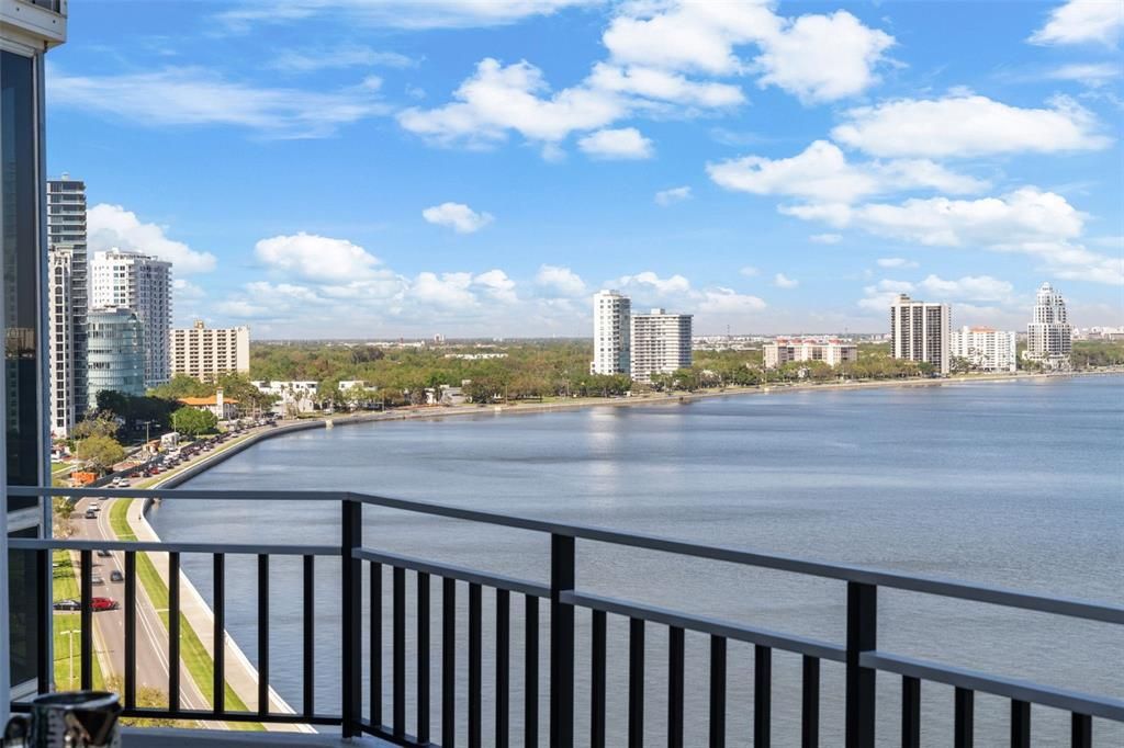 For Sale: $1,599,000 (2 beds, 2 baths, 2442 Square Feet)