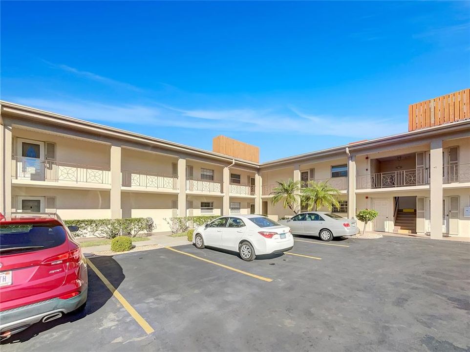 Recently Sold: $110,000 (1 beds, 1 baths, 875 Square Feet)