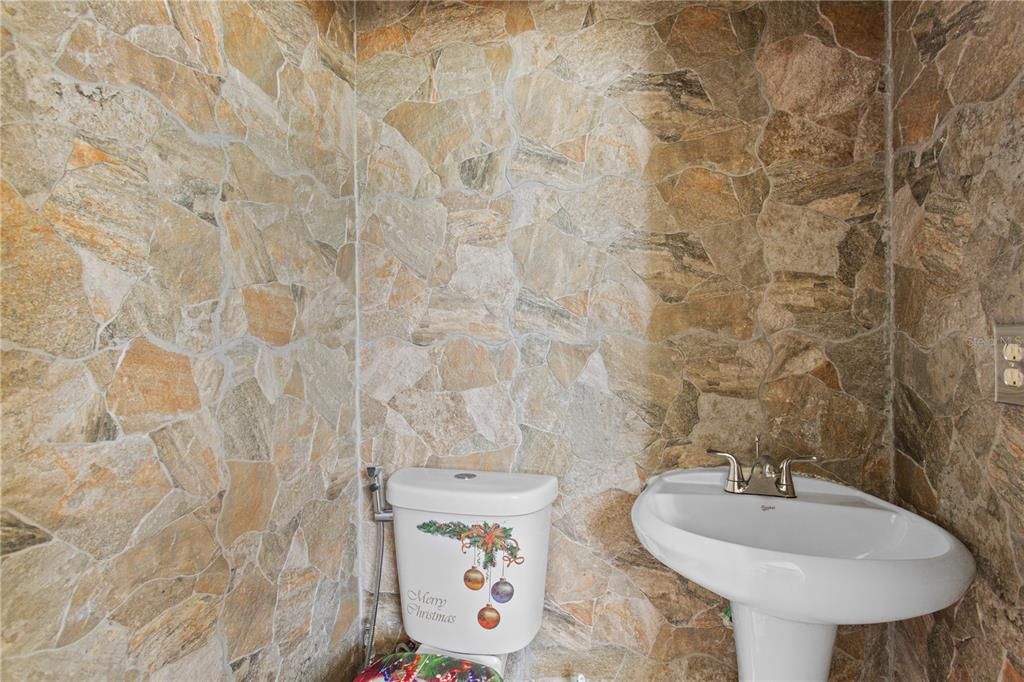 На продажу: $579,983 (4 спален, 2 ванн, 2404 Квадратных фут)