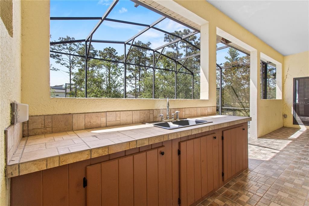 На продажу: $579,983 (4 спален, 2 ванн, 2404 Квадратных фут)