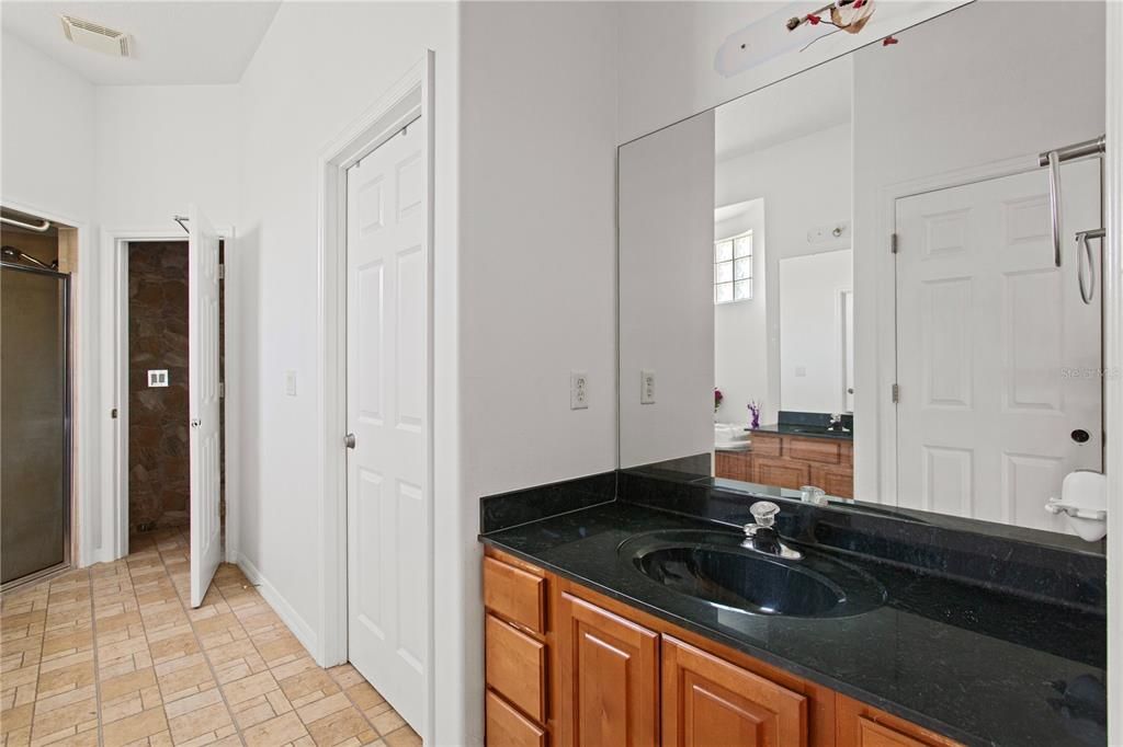 На продажу: $579,983 (4 спален, 2 ванн, 2404 Квадратных фут)