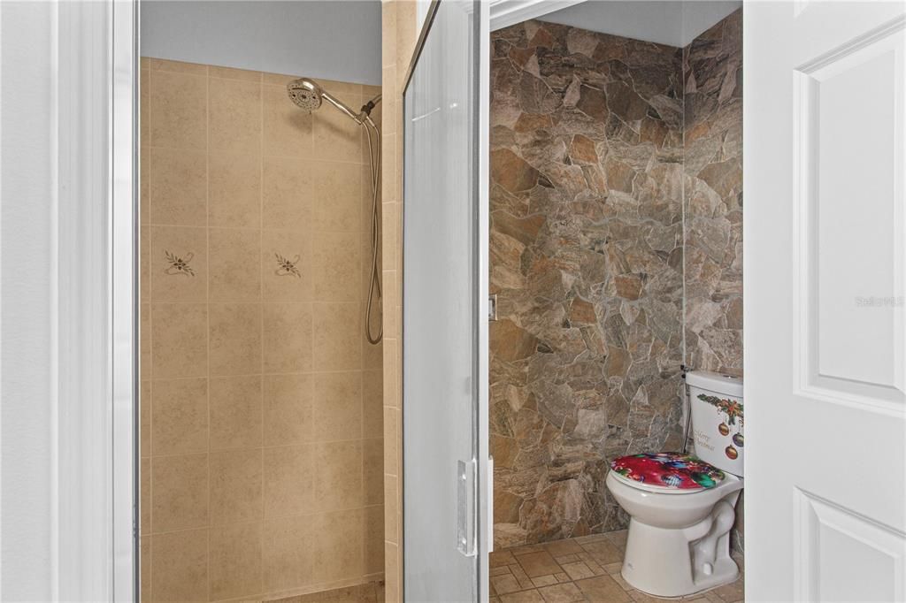 На продажу: $579,983 (4 спален, 2 ванн, 2404 Квадратных фут)