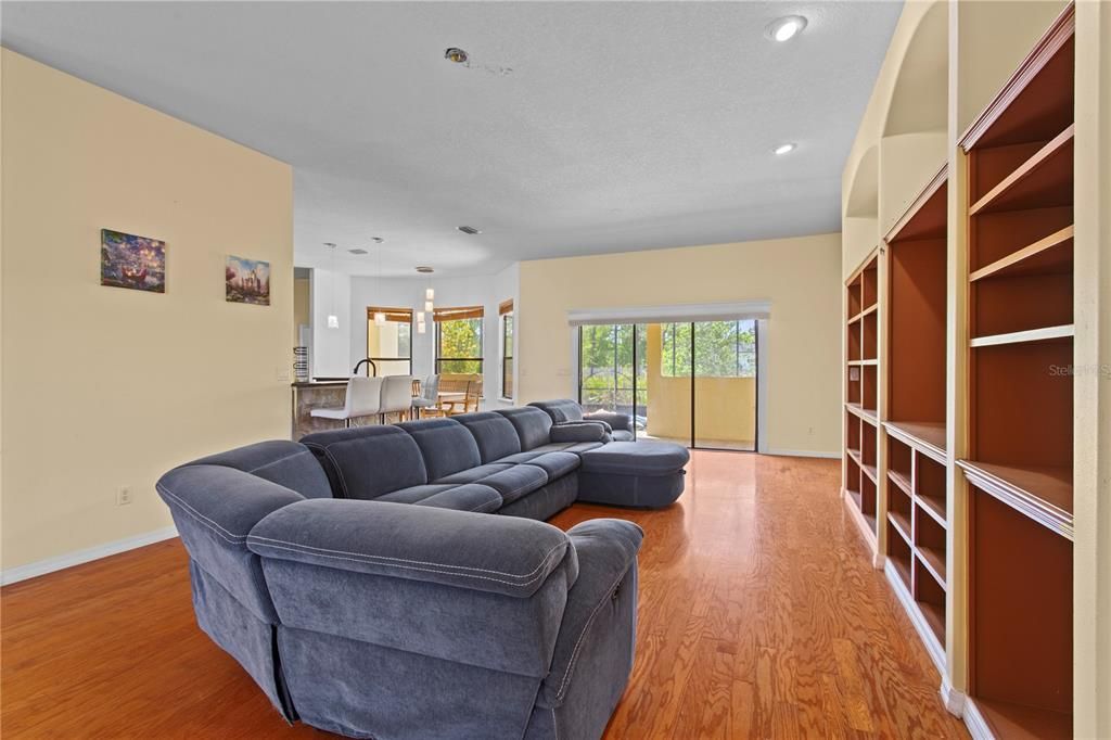 На продажу: $579,983 (4 спален, 2 ванн, 2404 Квадратных фут)