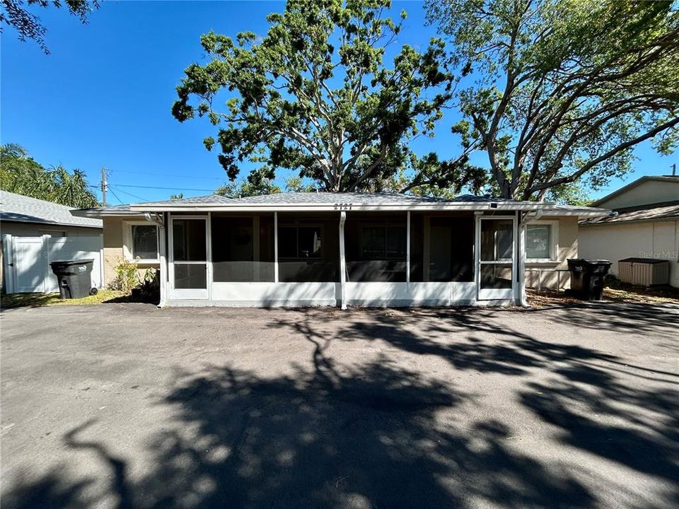 Recently Rented: $1,800 (2 beds, 1 baths, 1100 Square Feet)