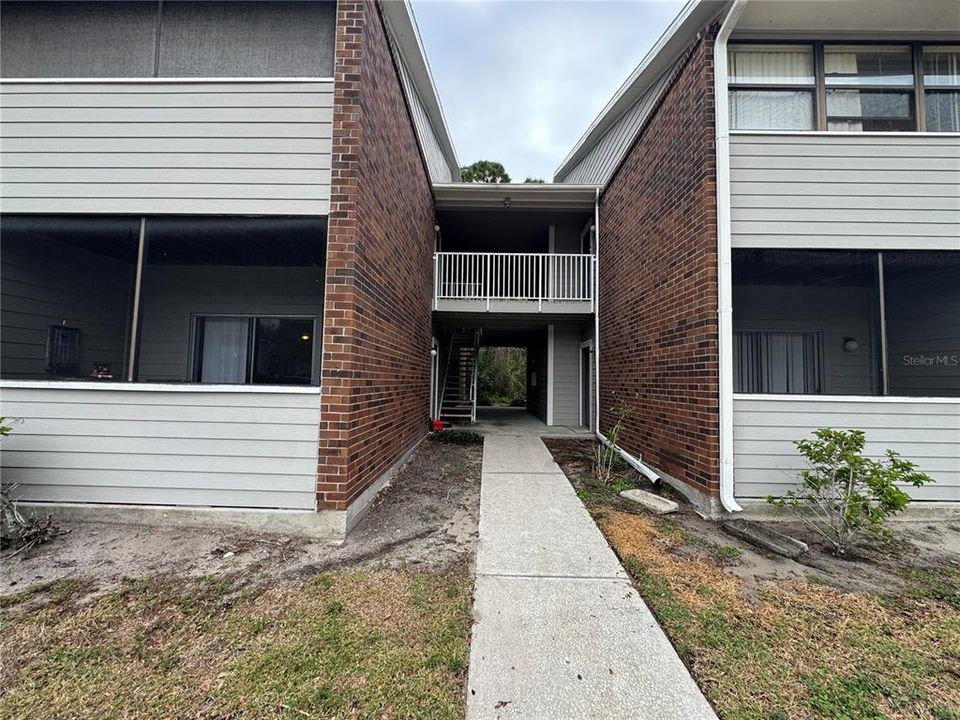 出租: $2,100 (3 贝兹, 2 浴室, 985 平方英尺)