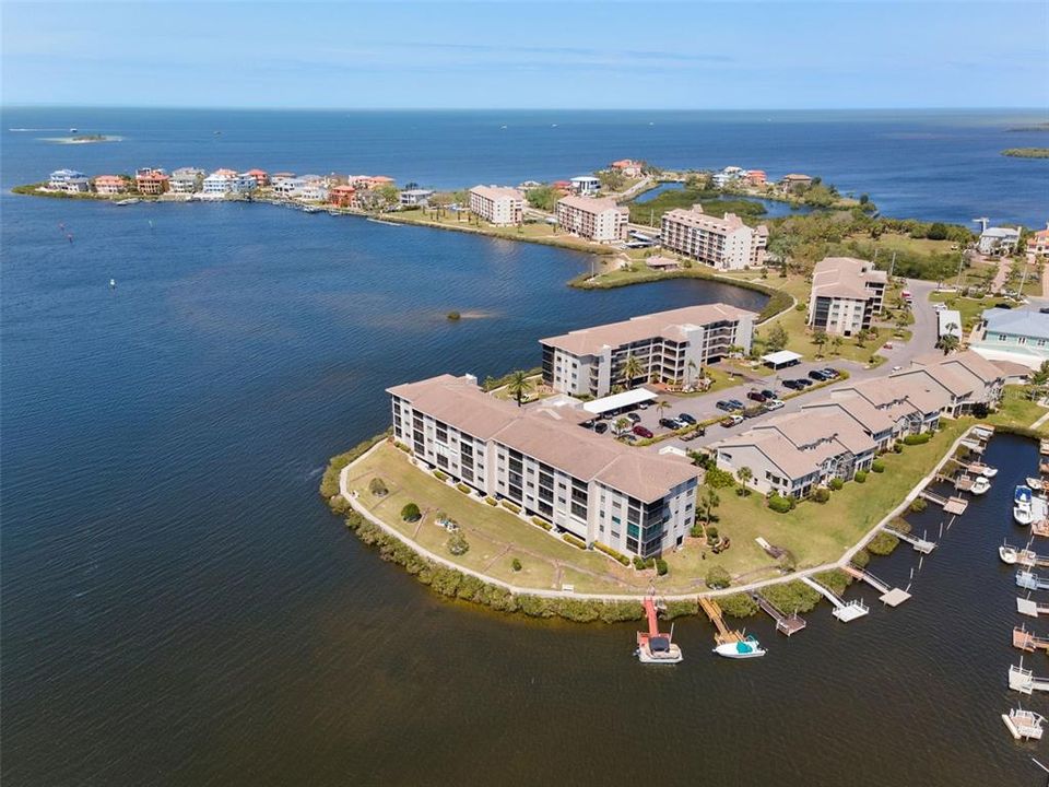 На продажу: $279,500 (2 спален, 2 ванн, 1025 Квадратных фут)