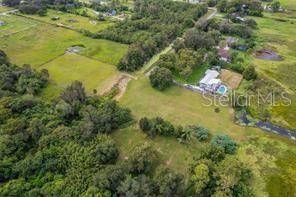 待售: $440,000 (2.49 acres)